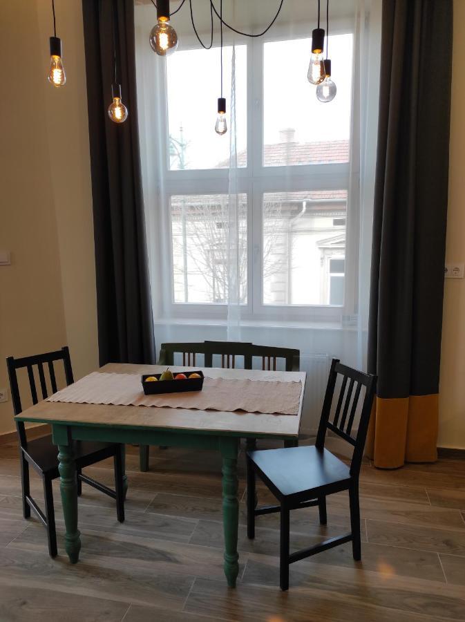 City Art Inn Сегед Экстерьер фото